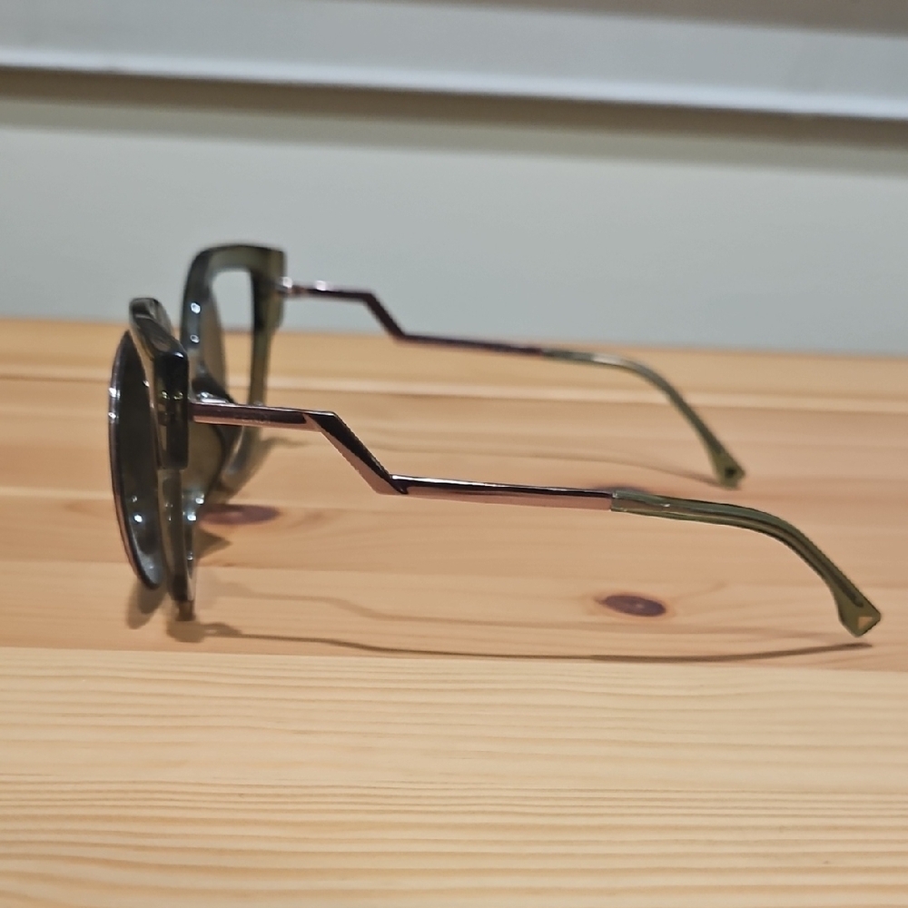 Fendi Paradeyes FF0137S Sunglasses Pink Green Cat Eye Geometric Made In Italy - Picture 3 of 11